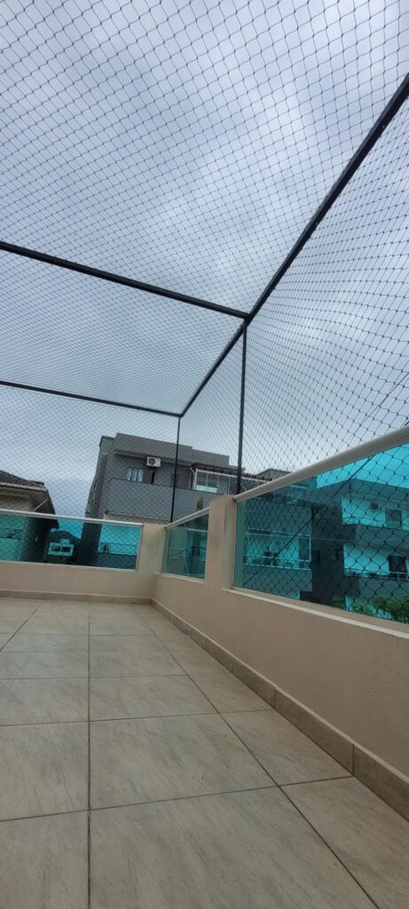 Rede de proteção na cobertura de área externa
